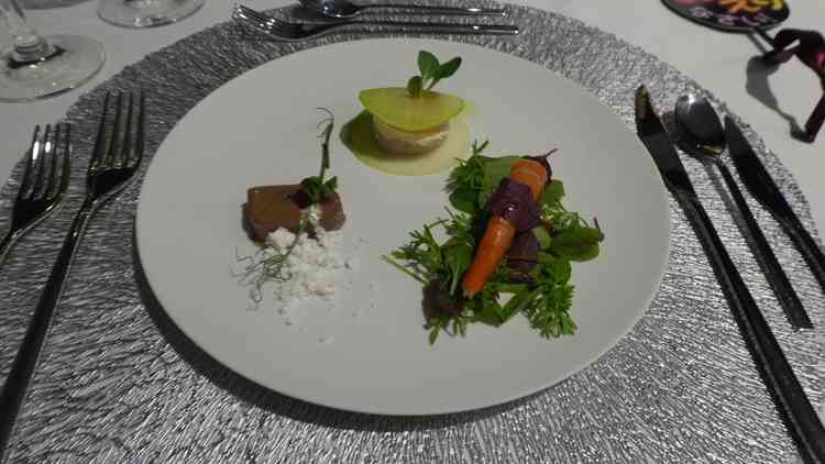 試食会で出てきた前菜。とても美味しかったです。