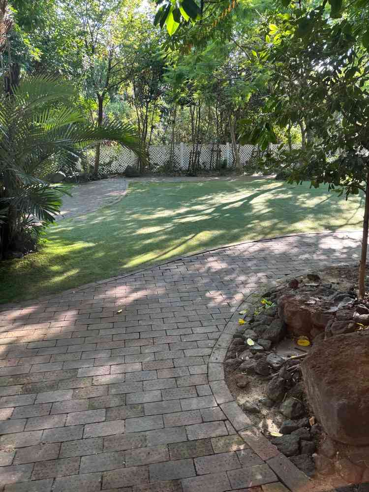 チャペルからガーデンに出ることもできるそう