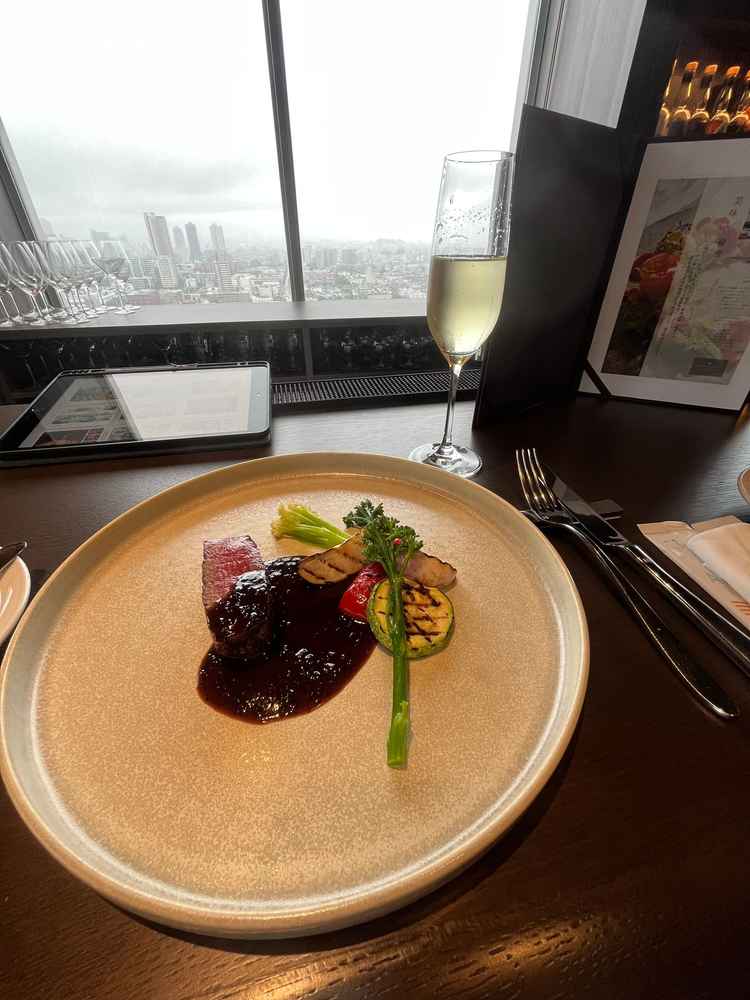 メインのお肉料理