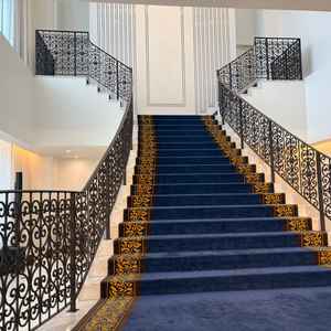 ロイヤルブルーの大階段。