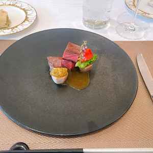 メイン料理のお肉です。和風に味付けをされていてとても美味しかったです。祖母も喜びそうだと思えました。