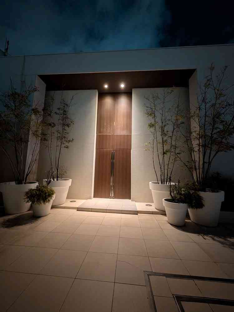 入口も存在感があり、これから行われる式を期待させる構えでした