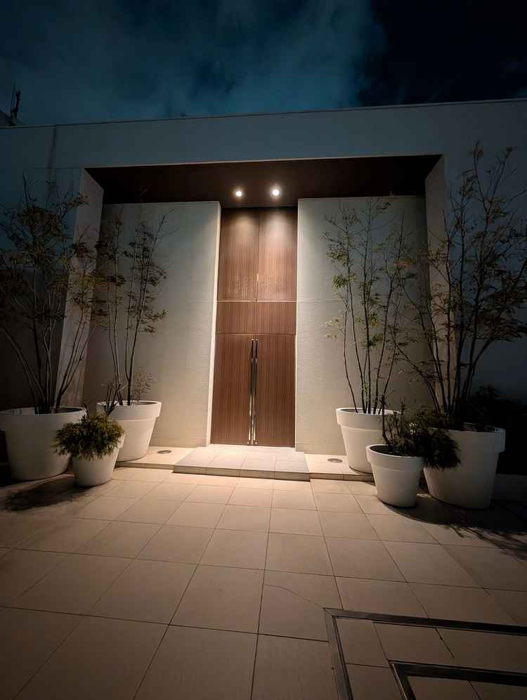 入口も存在感があり、これから行われる式を期待させる構えでした