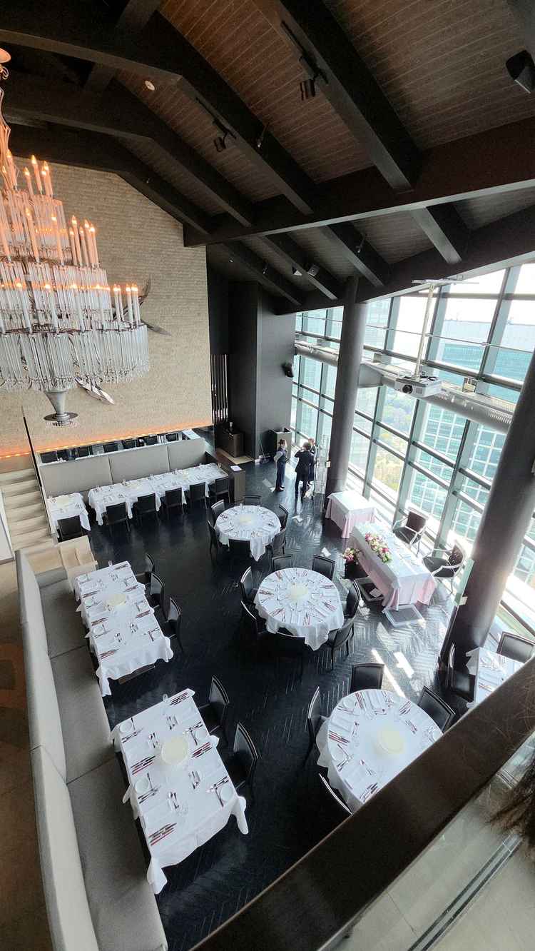 中に入ってからの全体的会場