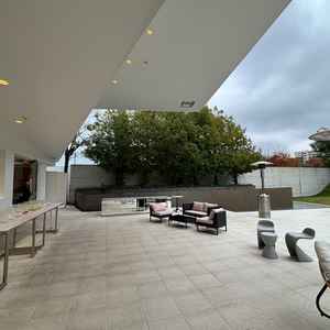 披露宴会場のガーデン。広さがあり、スイーツビュッフェなども余裕を持ってできそうでした。