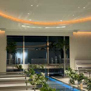 ノーマルのチャペルです。椅子がふかふかでした。名古屋城が見えます。