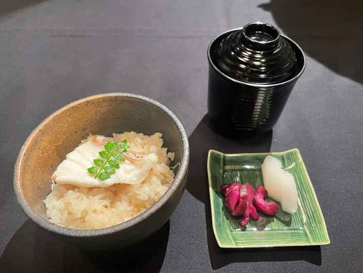 式で出されるコース料理