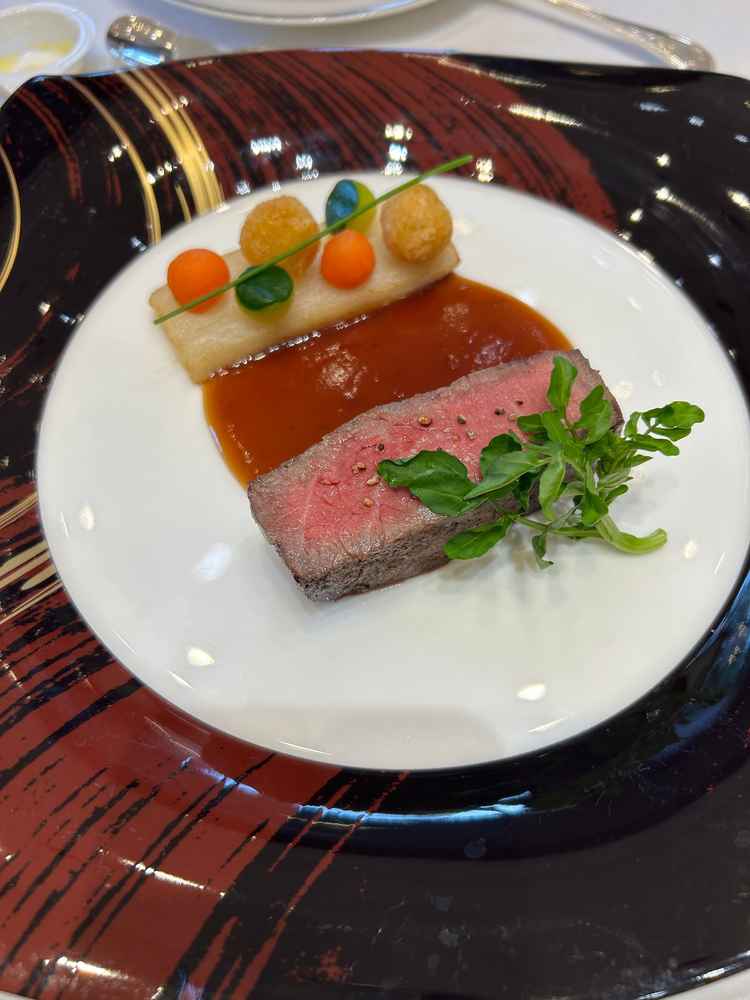 試食会のメイン料理で、ものすごく柔らかく美味しかった。地産地消をかかげていて印象に残った。