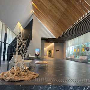 入ってすぐのエントランスです