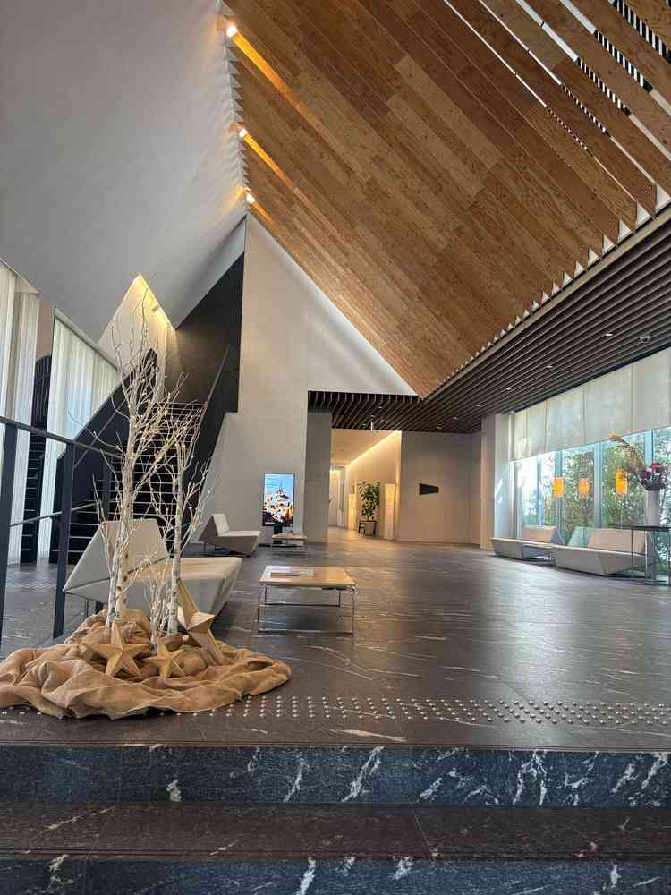 入ってすぐのエントランスです