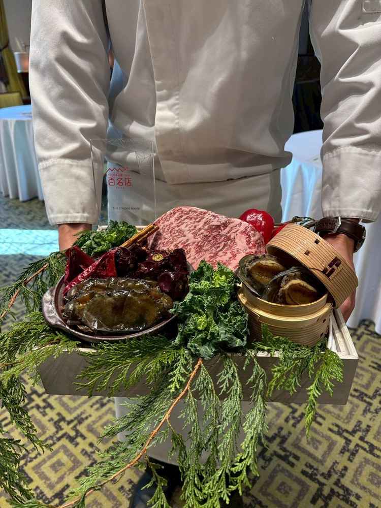 シェフの方から本日の試食で使用する食材の紹介がありました。