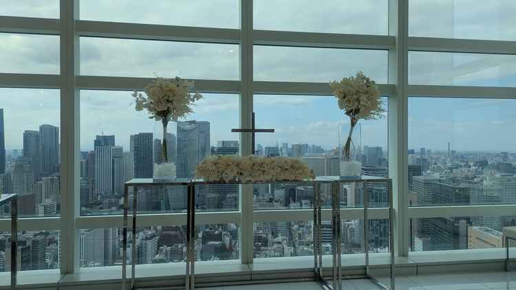 挙式会場はシンプルな雰囲気もありました。