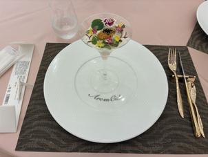 グラスに盛り付けられた前菜