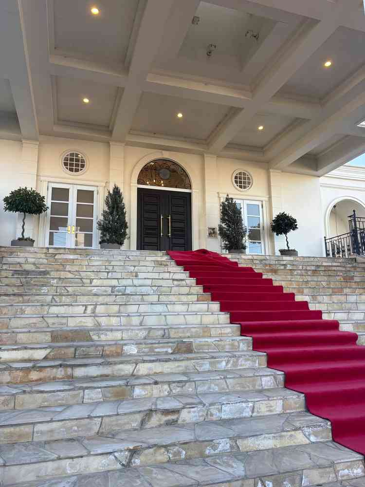 視覚的にも印象の強い大階段で憧れが強まりました。