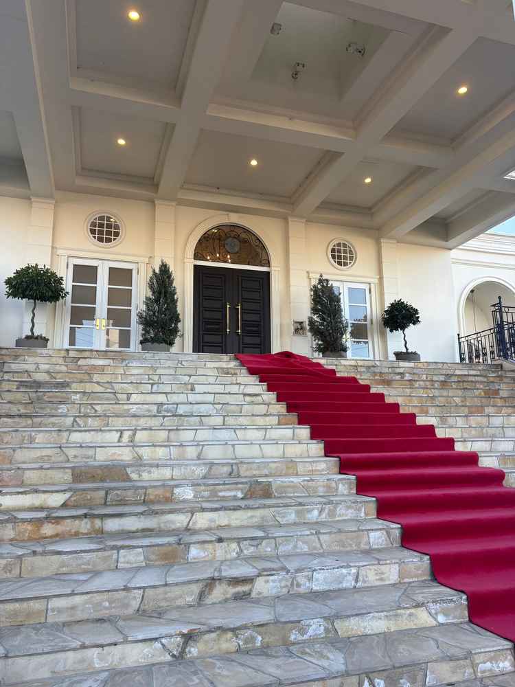 視覚的にも印象の強い大階段で憧れが強まりました。