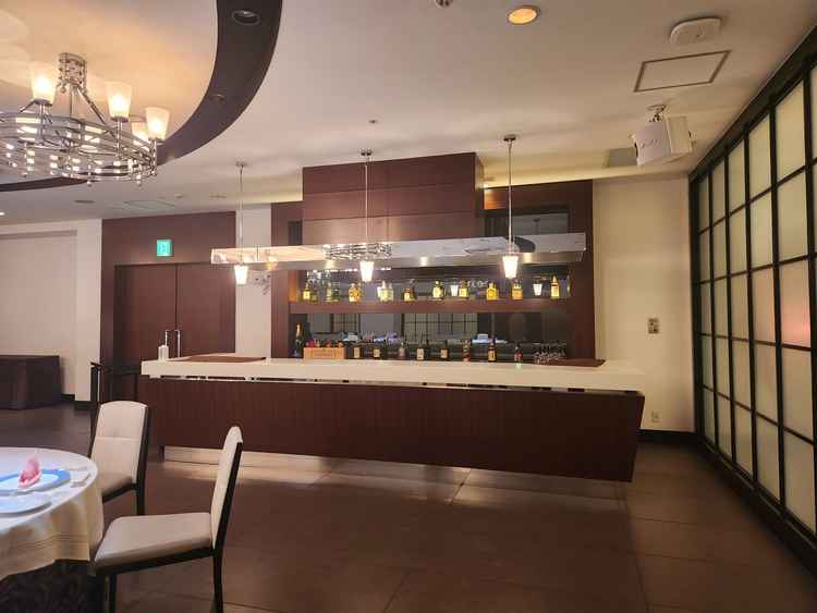 大人数用の会場にはオープンキッチンがついている会場もあるようでとても魅力的でした。