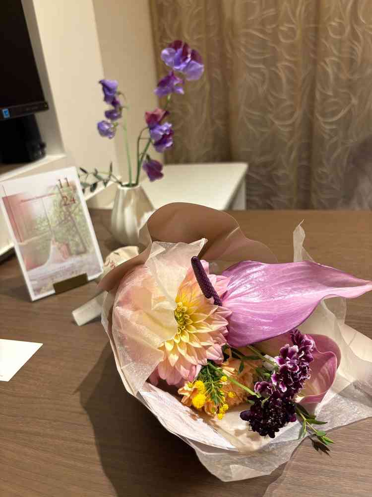 記念にと生花の小さいブーケをいただきました。