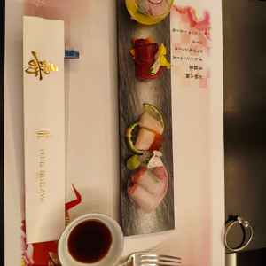 お料理はマグロのお刺身がとても美味しく、ホテルとしても力を入れているそうです。