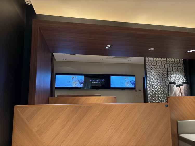 ウェディングフェアの待機室の写真です。内装も綺麗で過ごしやすい雰囲気でした。