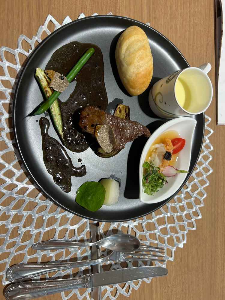 料理一つ一つとても美味しかったです。第一印象、美味しそうと思わされました。