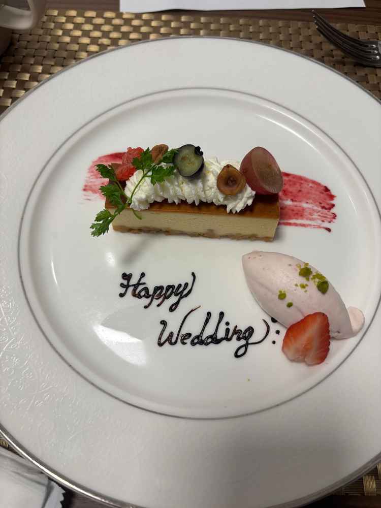 デザートのお写真です。ムースが特に美味しかったです。