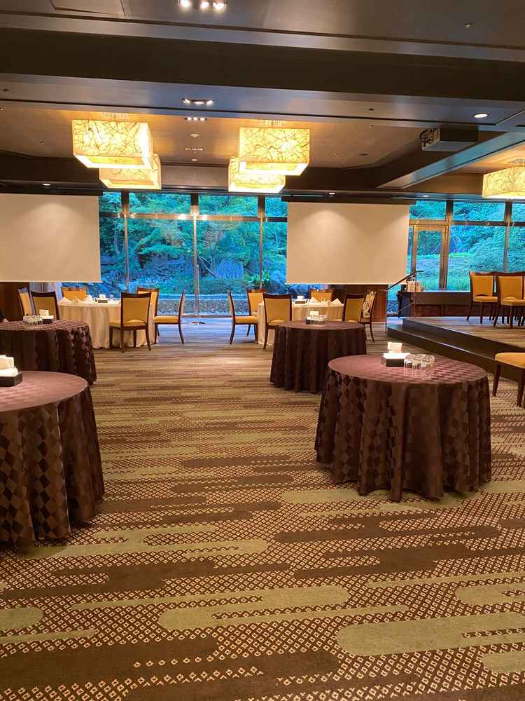 今日は会食用のセッティングでしたが、緑が美しかったです