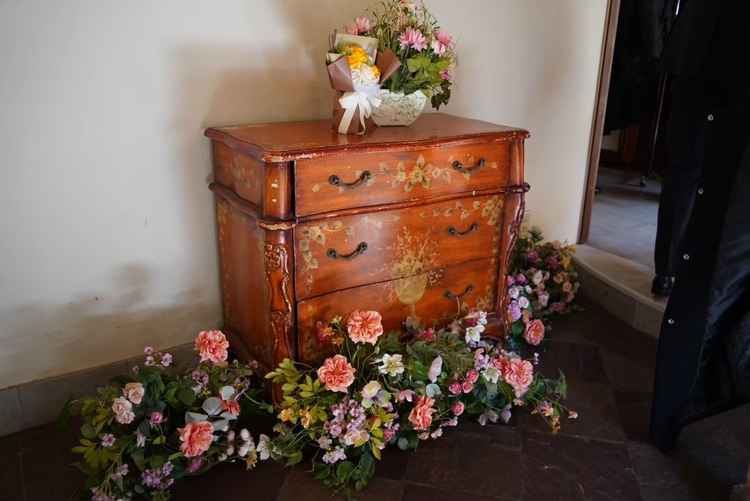 披露宴会場のロビーにあったもの。歴史を感じるものでした。