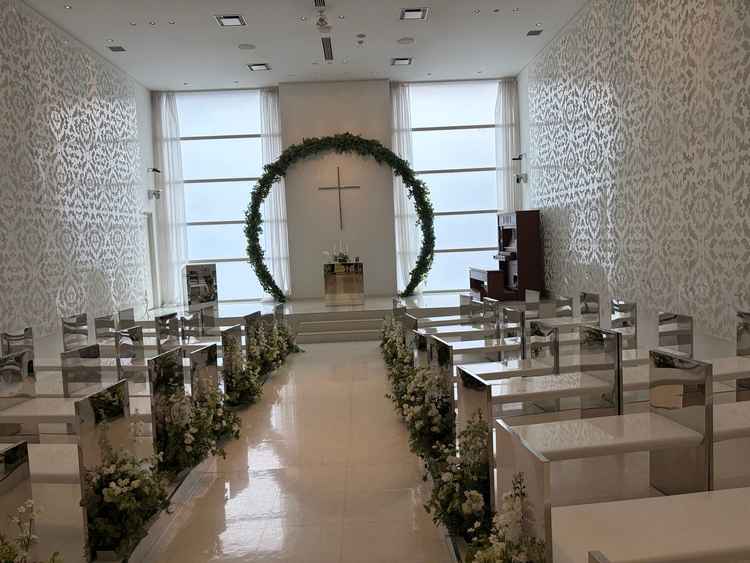 スリガラスで自然光のみが入ってくるのでとても良かった。天気に左右されないところが魅力。