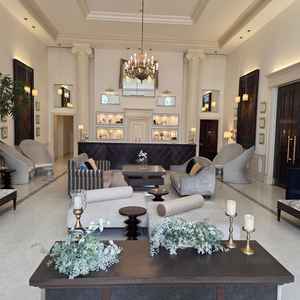 披露宴会場は2種類あり、雰囲気がそれぞれ違います。