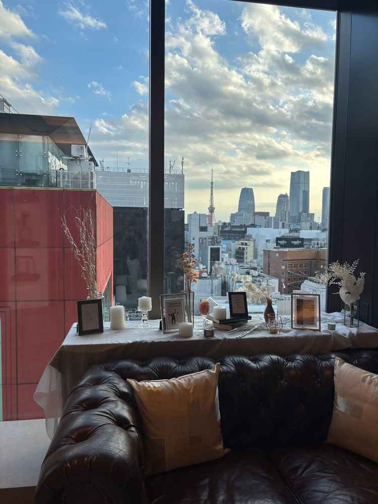 東京タワーが見られる待合場所があって、それだけで観光に来た気分で満足できそうです。
