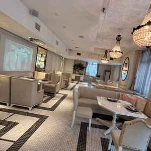 友人等のゲストの控室。カフェのようなおしゃれな空間でした。