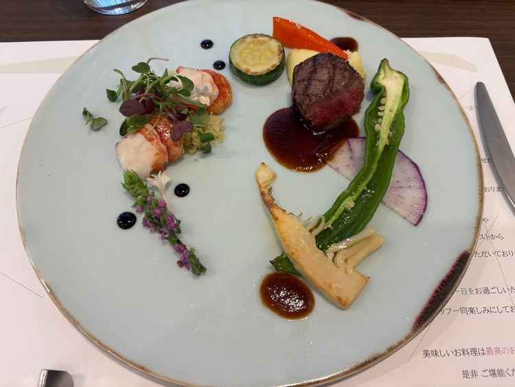 とてもこだわりを感じる料理。特にお肉がおいしかったです。