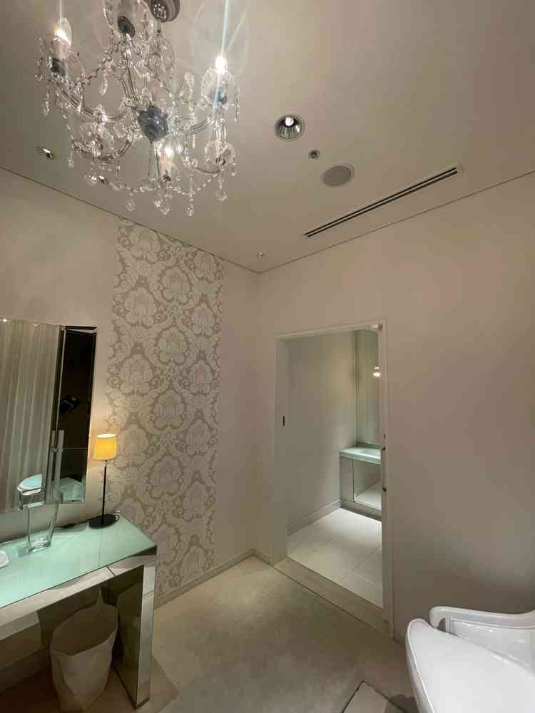 チャペル入場直前の待機場所、お手洗いもありスペースも十分