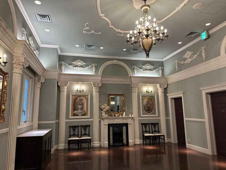 チャペル前のお部屋