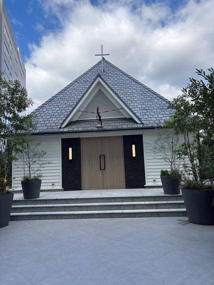 チャペルの外観。ホテルにあるとは思えないほど素敵な外観です！