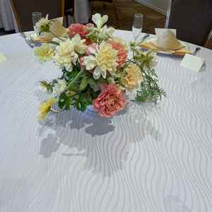 お気に入りのテーブルの花。色合いが会場にピッタリでした。