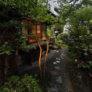 待合室から見える庭園