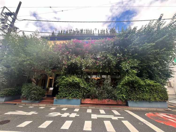 可愛らしい外観のレストランです