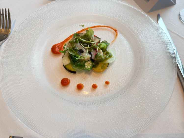 バジルソースの前菜は美味しかったです。