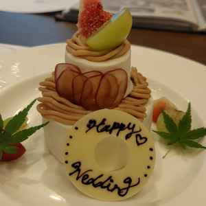 生ケーキの試食もあり、ゲストに出す食事の雰囲気が掴めた。