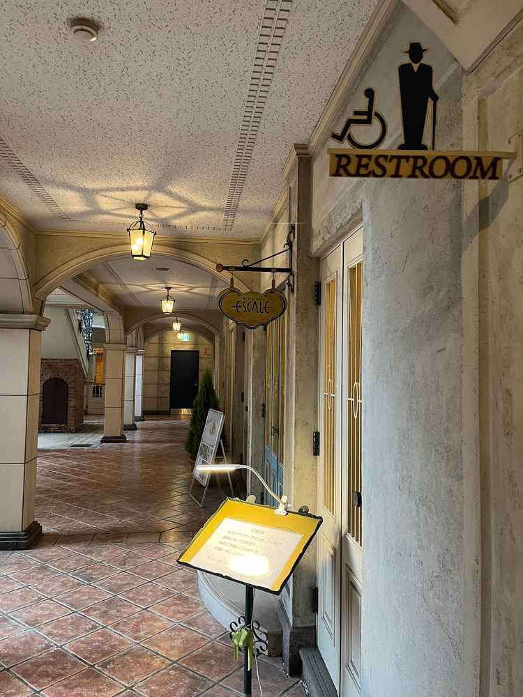 チャペルの前の通路