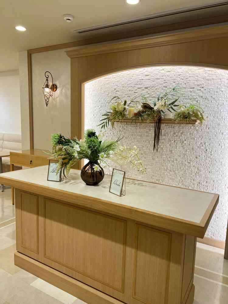 受付、このままの装飾で使っても、自分たちの思い出の品などで自由にアレンジしても大丈夫だそうです。