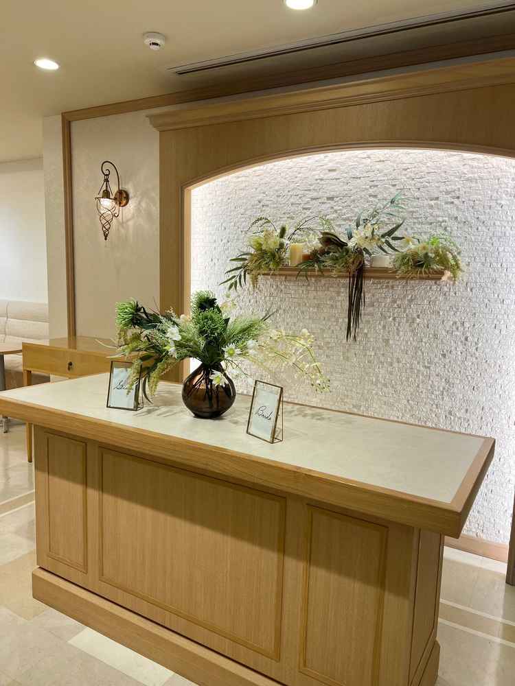 受付、このままの装飾で使っても、自分たちの思い出の品などで自由にアレンジしても大丈夫だそうです。