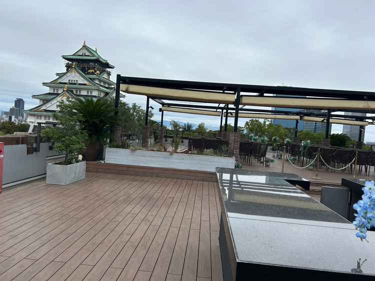大阪城と同じ高さで写真が撮れます