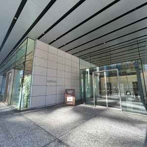 建物外観。ビルの16Fにあるが、土日は間に入ってる会社等は休みで式の方で貸切になるそう。