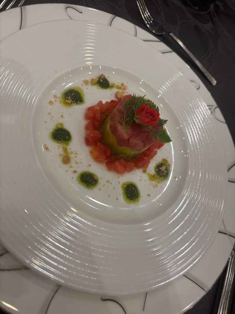 前菜は四種類くらいから選べました。とてもおいしかったです。