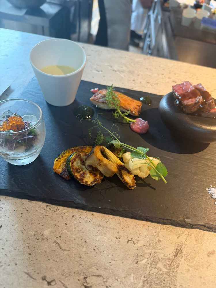 お料理のご試食ですが、どれも洗練された味で和テイストも入っているフレンチでとても美味しかったです。