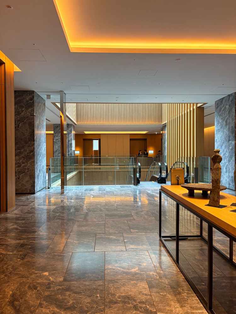 受付、エントランス。おしゃれで洗練されてた。