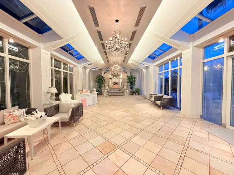 披露宴会場の前のポーチ