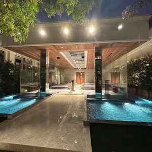 水のチャペルです。とても素敵な場所です